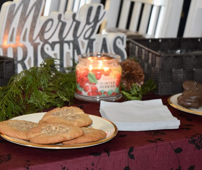 Amishfarmandhouse Tour Cookies Candle Holiday Table
