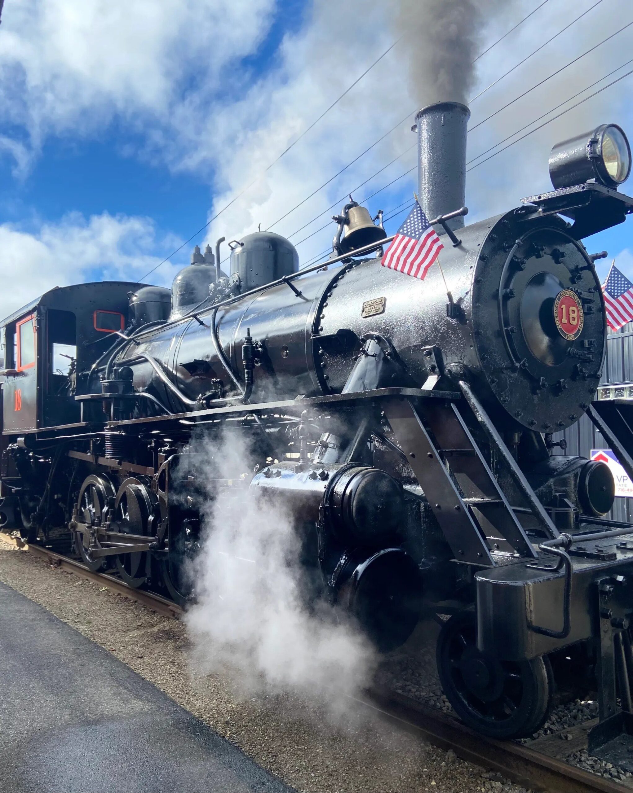 arcadeandatticarailroad_tour-steam-locomotive-black-smoke-flag Arcadeandatticarailroad Tour Steam Locomotive Black Smoke Flag