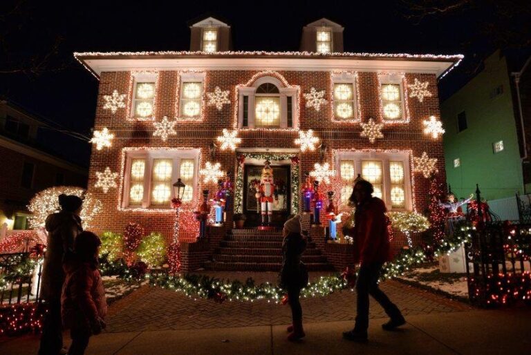 Asliceofbrooklyn Tour Holiday Decorated Brick House