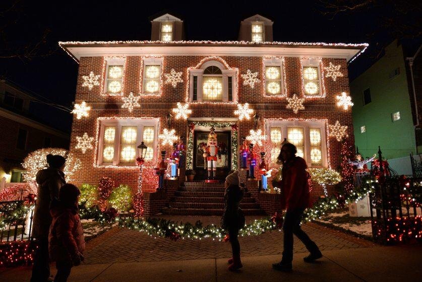Asliceofbrooklyn Tour Holiday Decorated Brick House