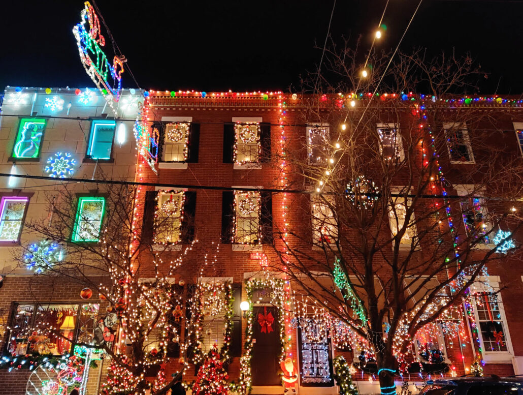 Awfullynicetours Tour Holiday Lights Brick Houses