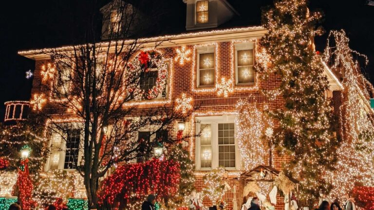 Bestdfwtours Tour Holiday Lights Brick House Nativity Scene