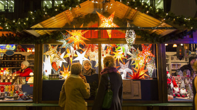 Bobbysbikehike Tour Market Stall Christmas Lights Stars