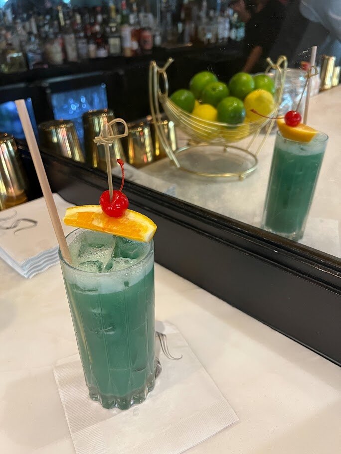 bulldogtours_tour-blue-cocktail-cherry-orange-slice Bulldogtours Tour Blue Cocktail Cherry Orange Slice