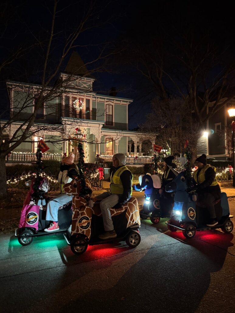charlottenctours_tour-nighttime-kids-rides-decorated-houses Charlottenctours Tour Nighttime Kids Rides Decorated Houses
