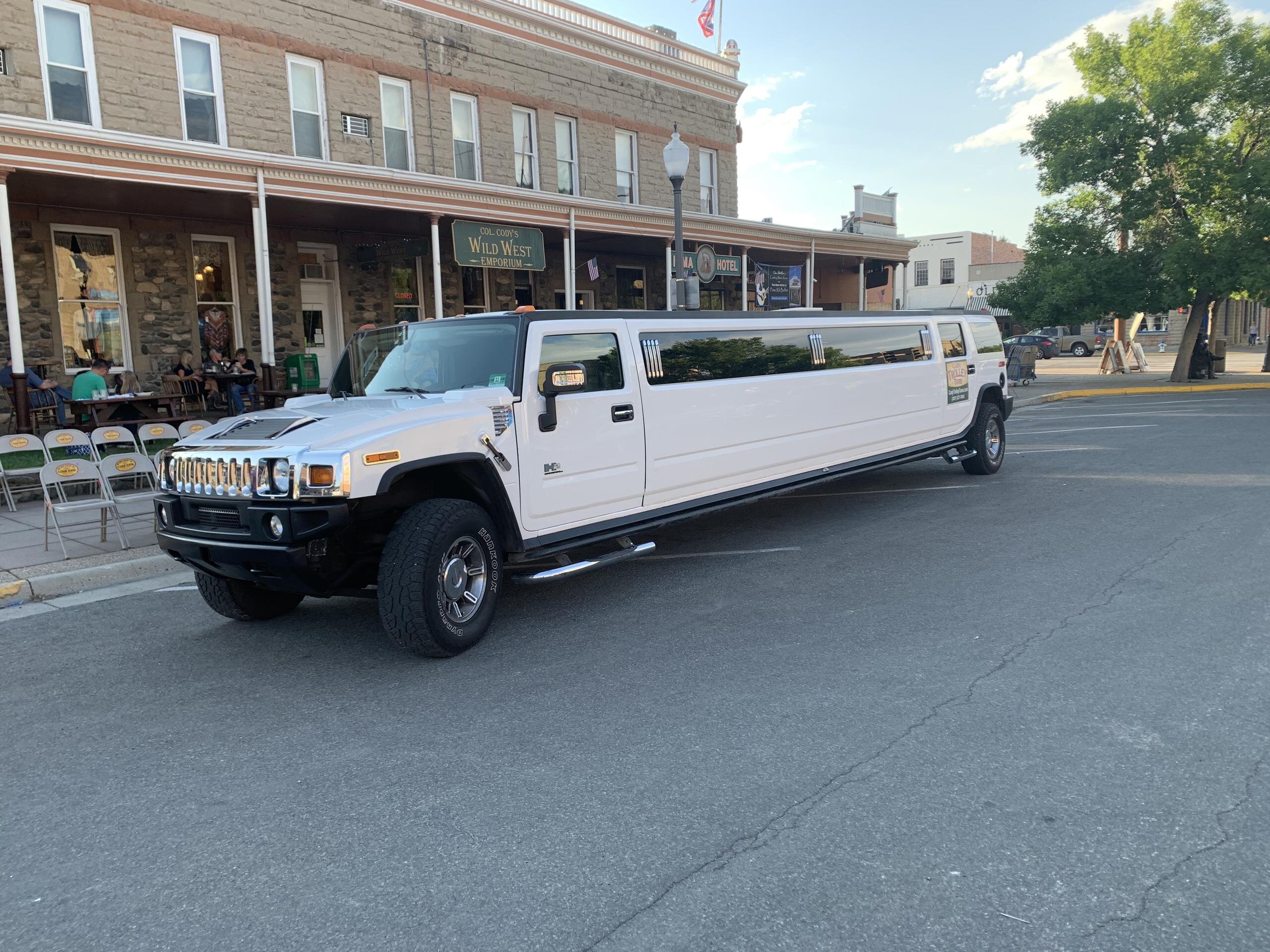 Codytrolleytours Tour White Limo Street Restaurant