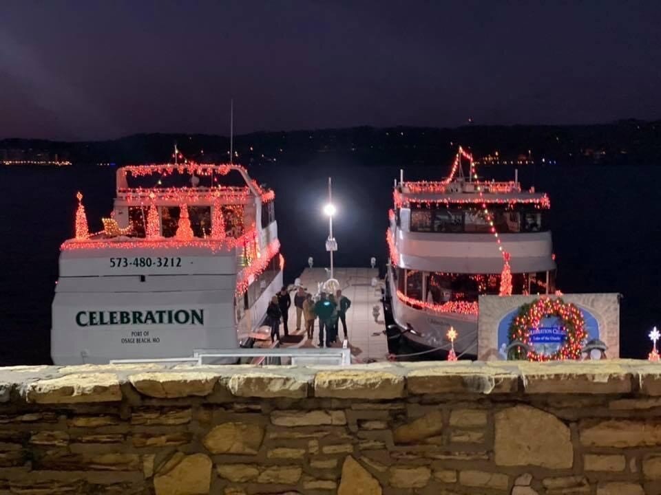 cruiselakeoftheozarks_tour-decorated-boats-night-dock Cruiselakeoftheozarks Tour Decorated Boats Night Dock