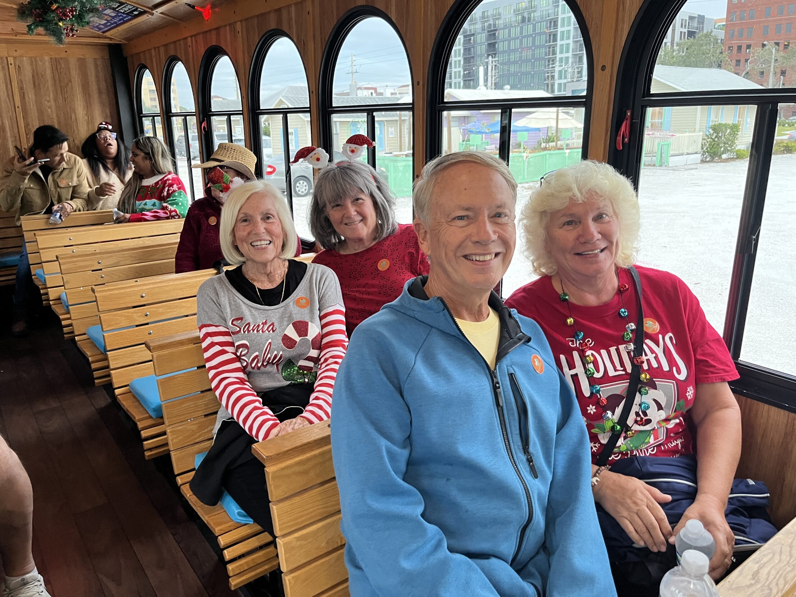 discoversarasotatours_tour-holiday-ride-passengers-trolley Discoversarasotatours Tour Holiday Ride Passengers Trolley