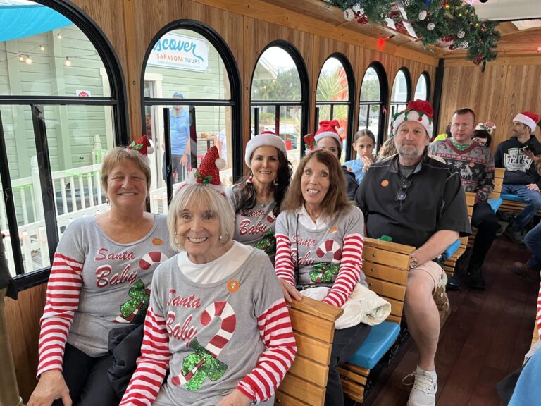 discoversarasotatours_tour-holiday-trolley-ride-festive-costumes Discoversarasotatours Tour Holiday Trolley Ride Festive Costumes