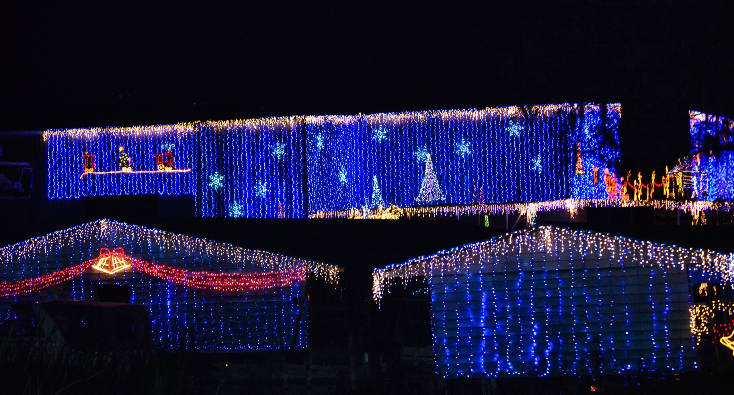 doracanaltour_tour-holiday-lights-decorated-houses Doracanaltour Tour Holiday Lights Decorated Houses