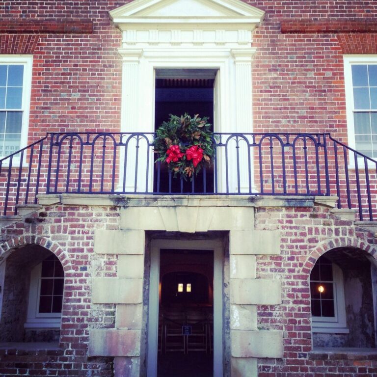draytonhall_tour-brick-house-wreath-entrance Draytonhall Tour Brick House Wreath Entrance