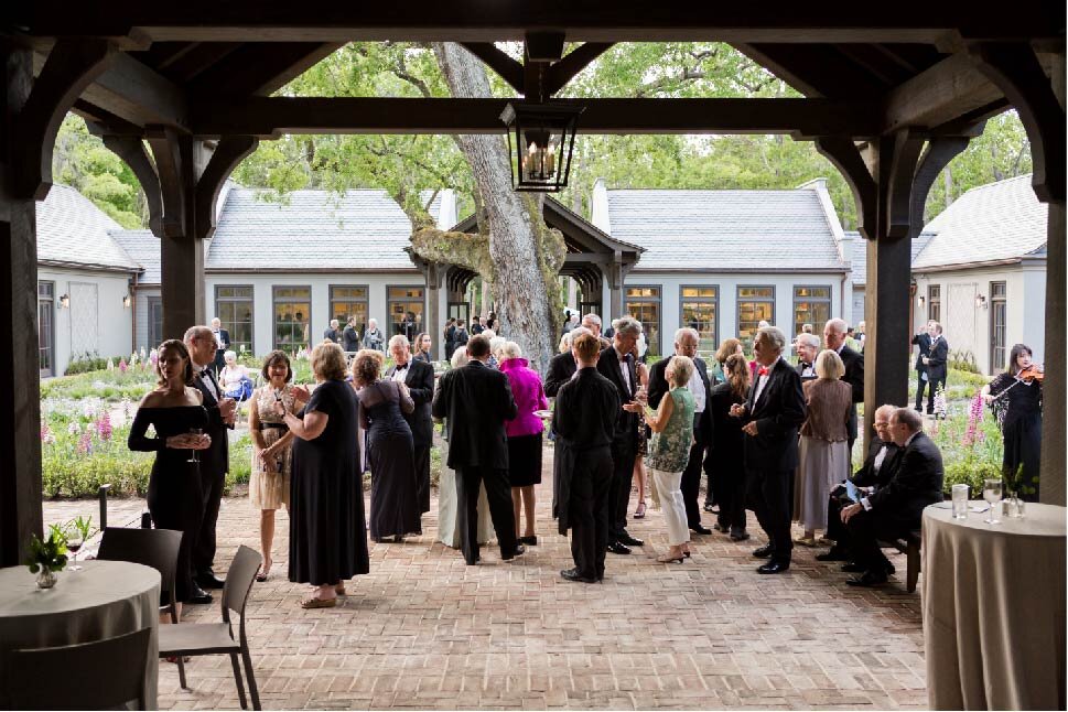 draytonhall_tour-gathering-outdoor-event-flowers-people Draytonhall Tour Gathering Outdoor Event Flowers People