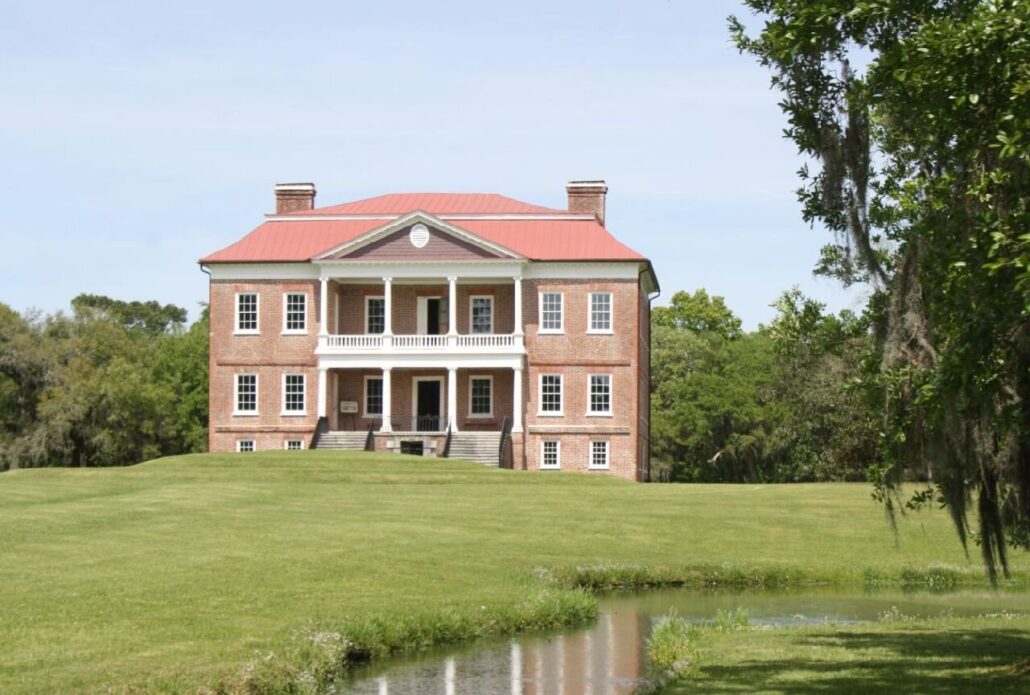 draytonhall_tour-historic-brick-house-green-lawn-pond Draytonhall Tour Historic Brick House Green Lawn Pond