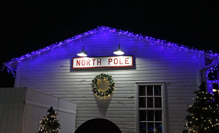 Frrm Tour North Pole Train Station Lights
