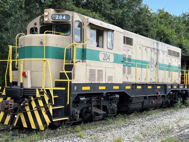 Frrm Tour Train Locomotive Green Yellow 