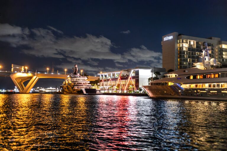 Ftlauderdaleboatrental Tour Nighttime Yachts Waterfront Bridge