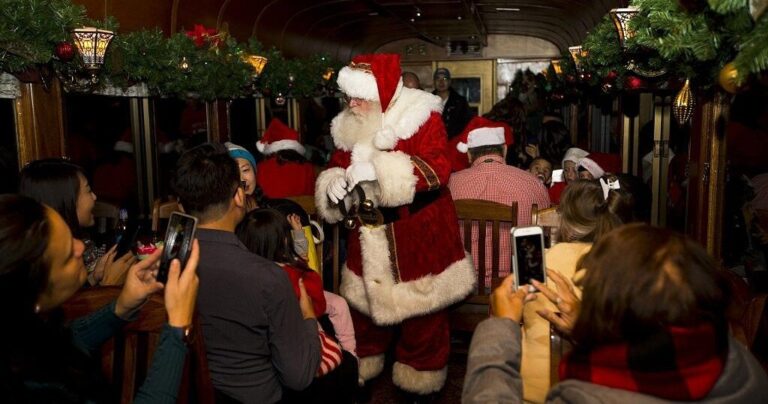 Georgetownlooprr Tour Santa Train Passengers Holiday Decorations