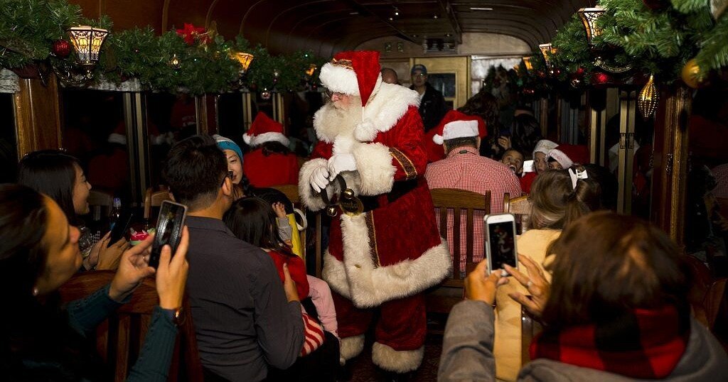 Georgetownlooprr Tour Santa Train Passengers Holiday Decorations
