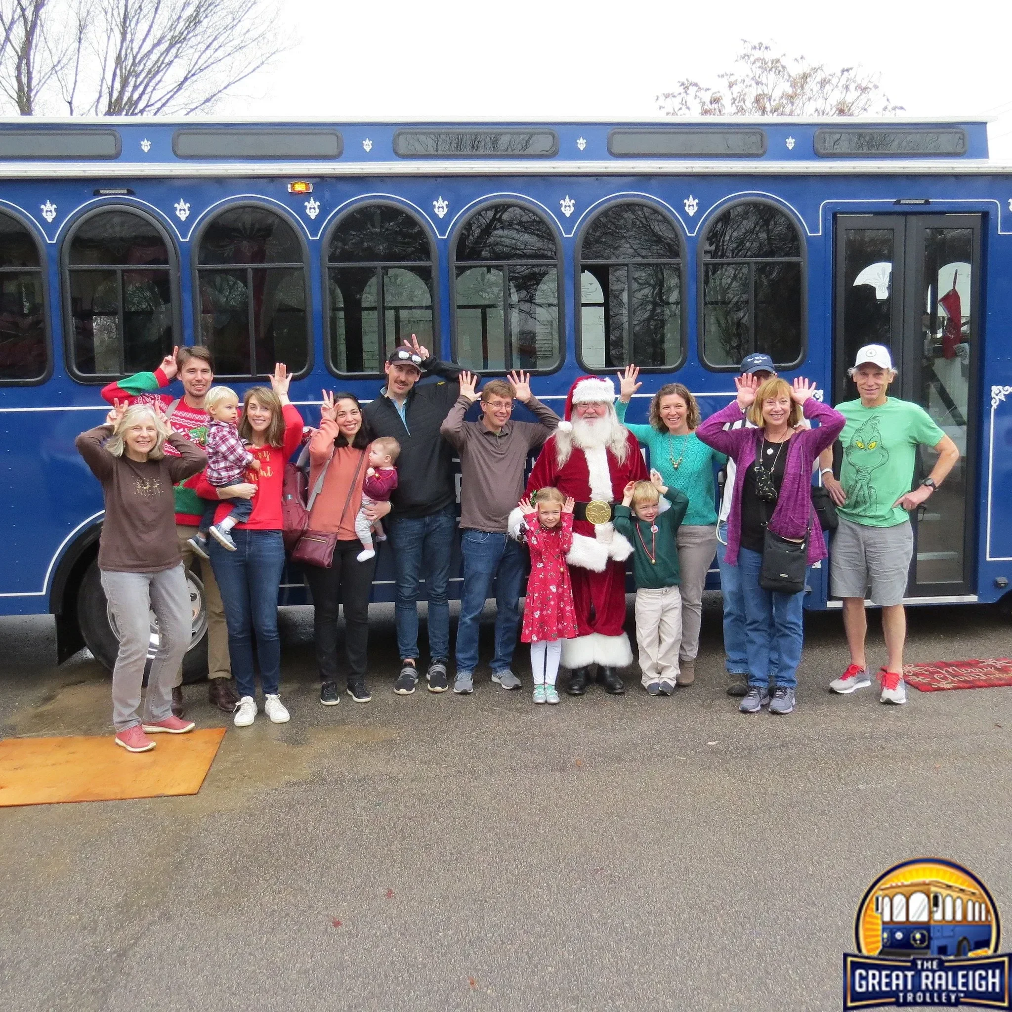Greatraleightrolley Tour Family Santa Trolley Group Photo