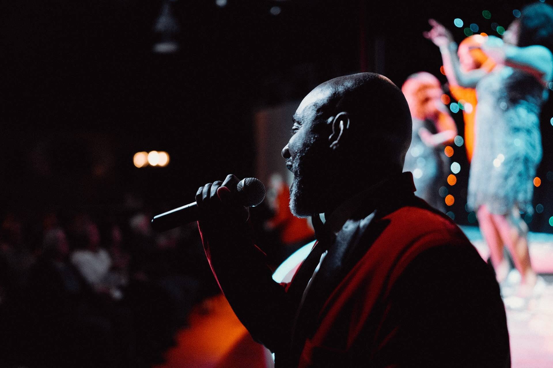 gtstheatre_tour-singer-microphone-stage-performance Gtstheatre Tour Singer Microphone Stage Performance