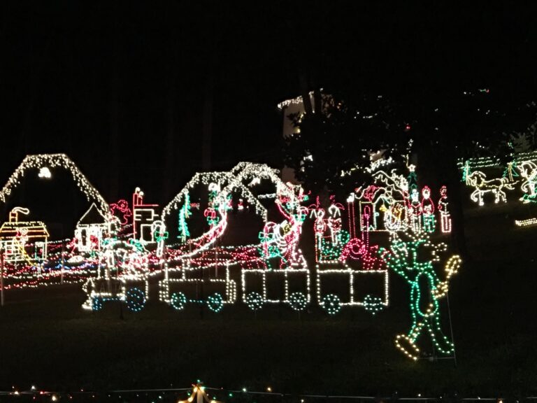 hellotrolley_tour-holiday-lights-train-reindeer Hellotrolley Tour Holiday Lights Train Reindeer