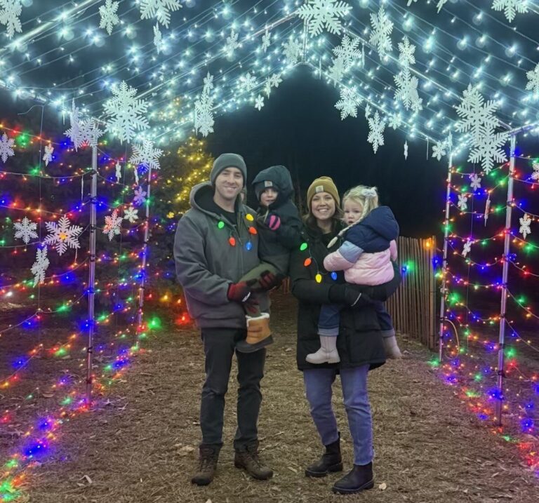 Indianacrestreefarm Tour Family Holiday Lights Snowflakes