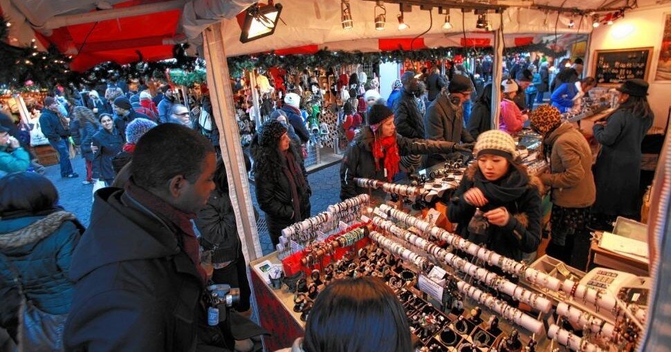 Insideouttours Tour Market Crowd Vendors Accessories