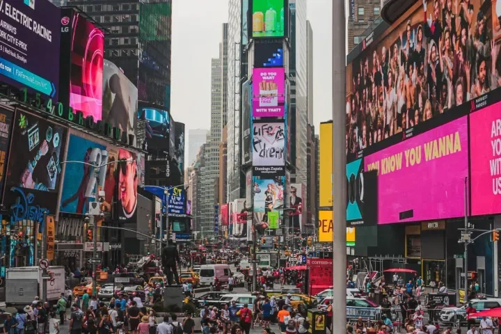 Insideouttours Tour Times Square Billboards Crowd Taxis