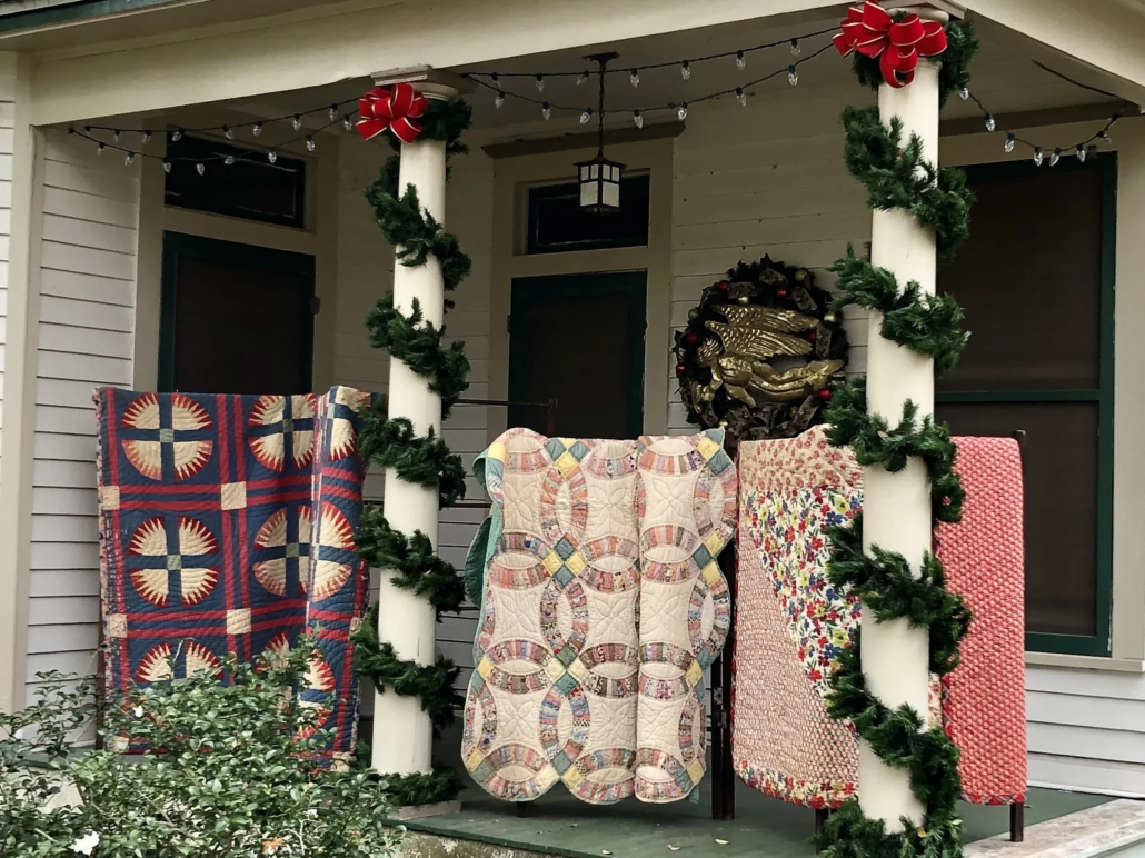 leaguecityhistory_tour-quilts-porch-holiday-decorations Leaguecityhistory Tour Quilts Porch Holiday Decorations