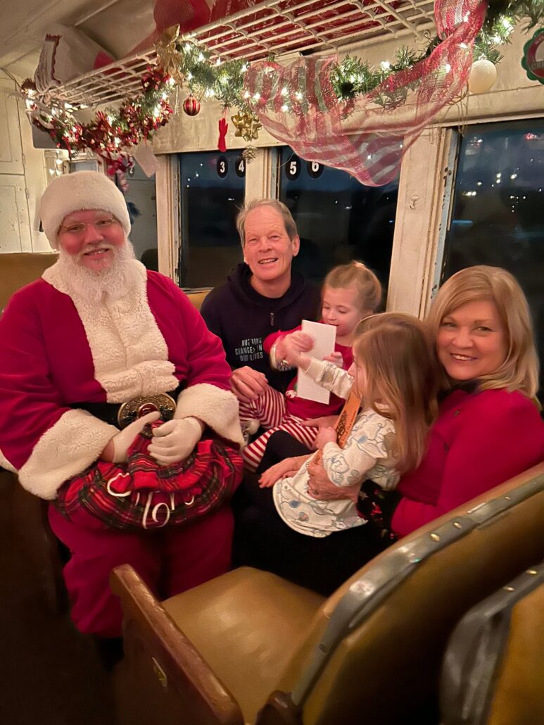 Lebanonrr Tour Santa Family Train Ride  E