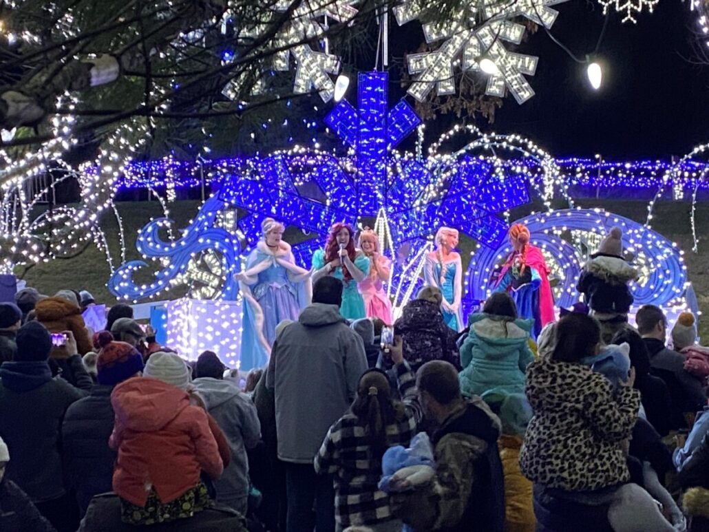 Lehighvalleyzoo Tour Princess Performance Holiday Lights Crowd