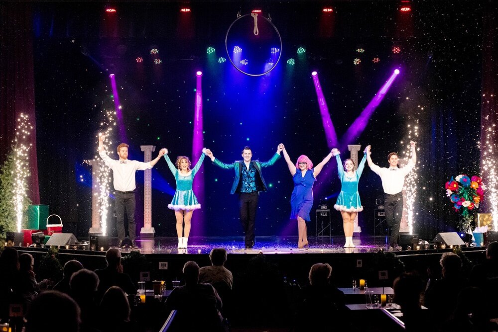 Magicandwondershow Tour Dinner Show Performers Stage Sparkles
