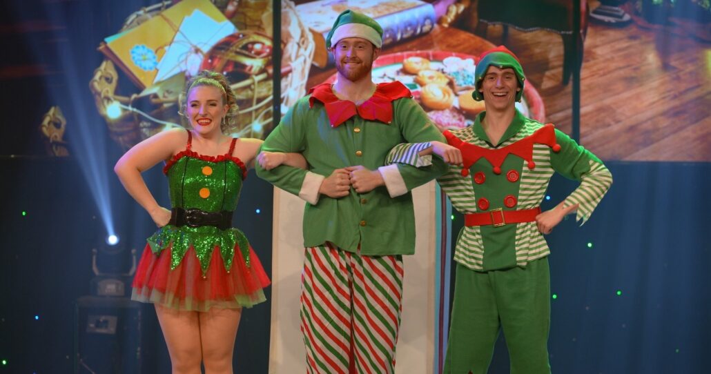 Magicandwondershow Tour Holiday Performers Festive Costumes Stage