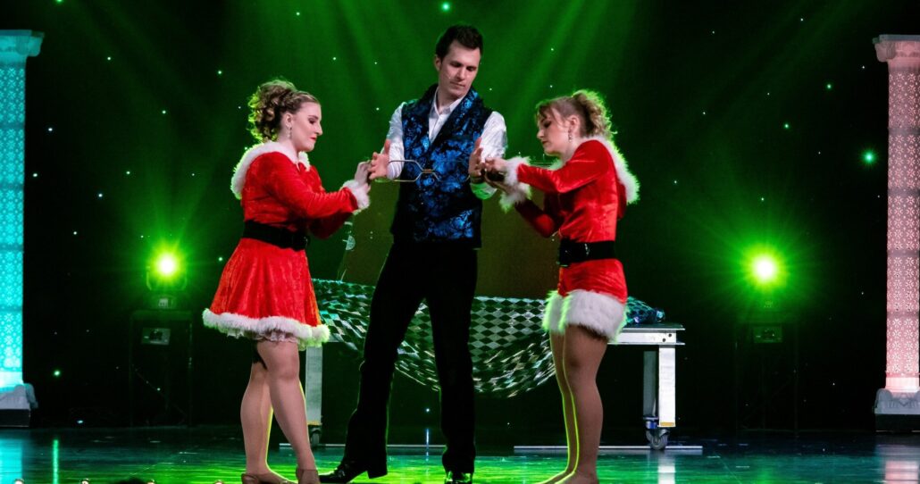 Magicandwondershow Tour Magician Santa Costumes Stage Performance