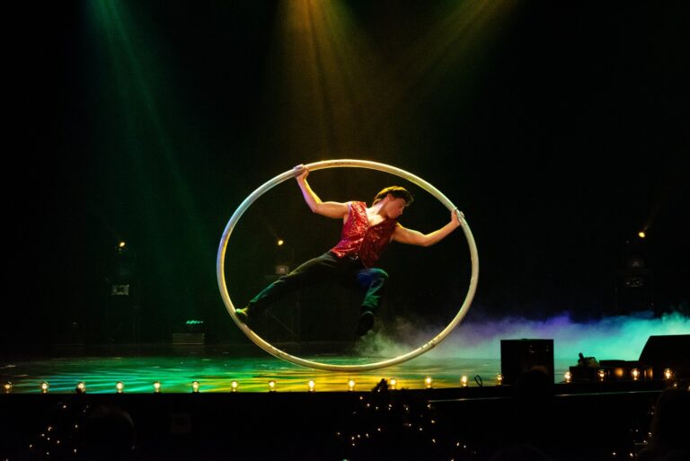 Magicandwondershow Tour Performer Hula Hoop Stage Lighting