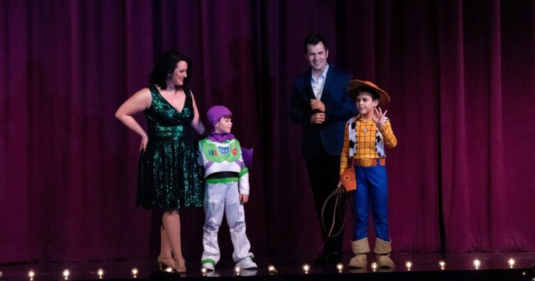 Magicandwondershow Tour Stage Performance Costumes Children Adults