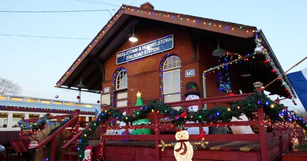 Mhrailroad Tour Railroad Station Christmas Decorations 