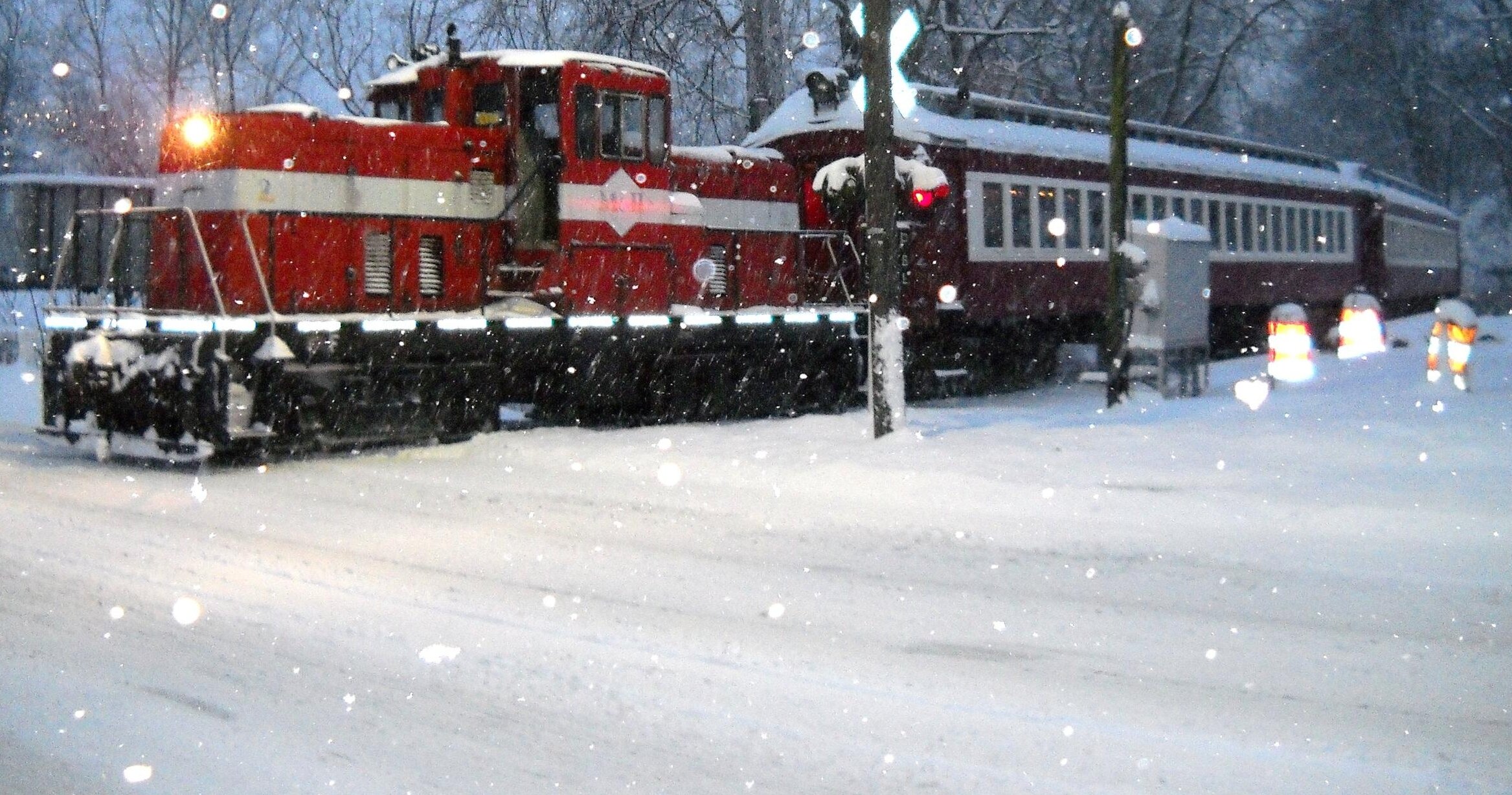 Mhrailroad Tour Red Train Snowy Landscape