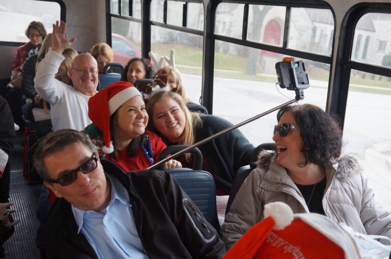 Milwaukeecitytours Tour Tour Bus Passengers Selfie