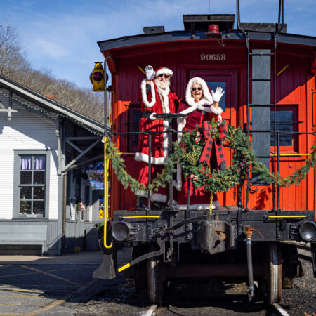 Mountainrailwv Tour Santa Caboose Wreath Cass Station