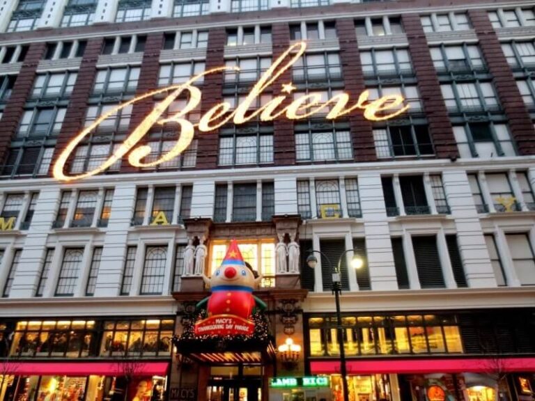 Newyorkhistoricaltours Tour Believe Sign Clown Building