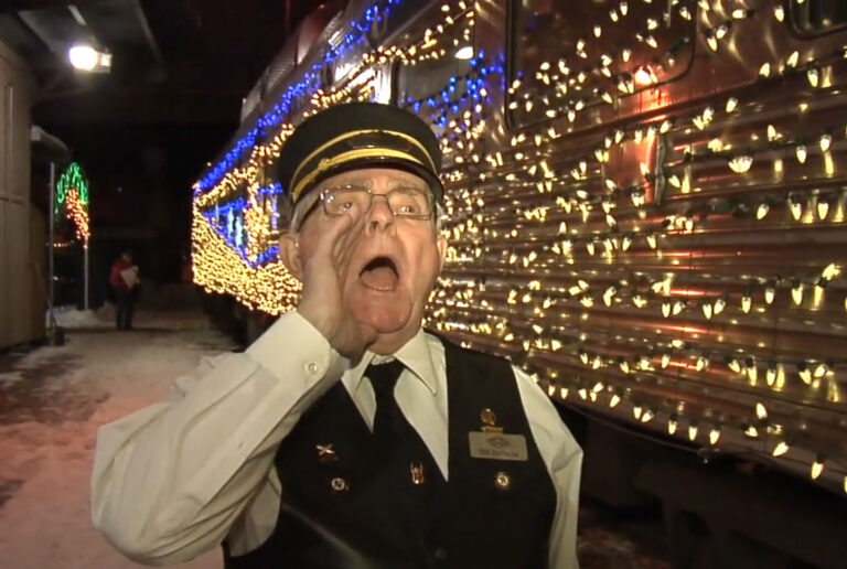 Northshorescenicrailroad Tour Conductor Train Holiday Lights