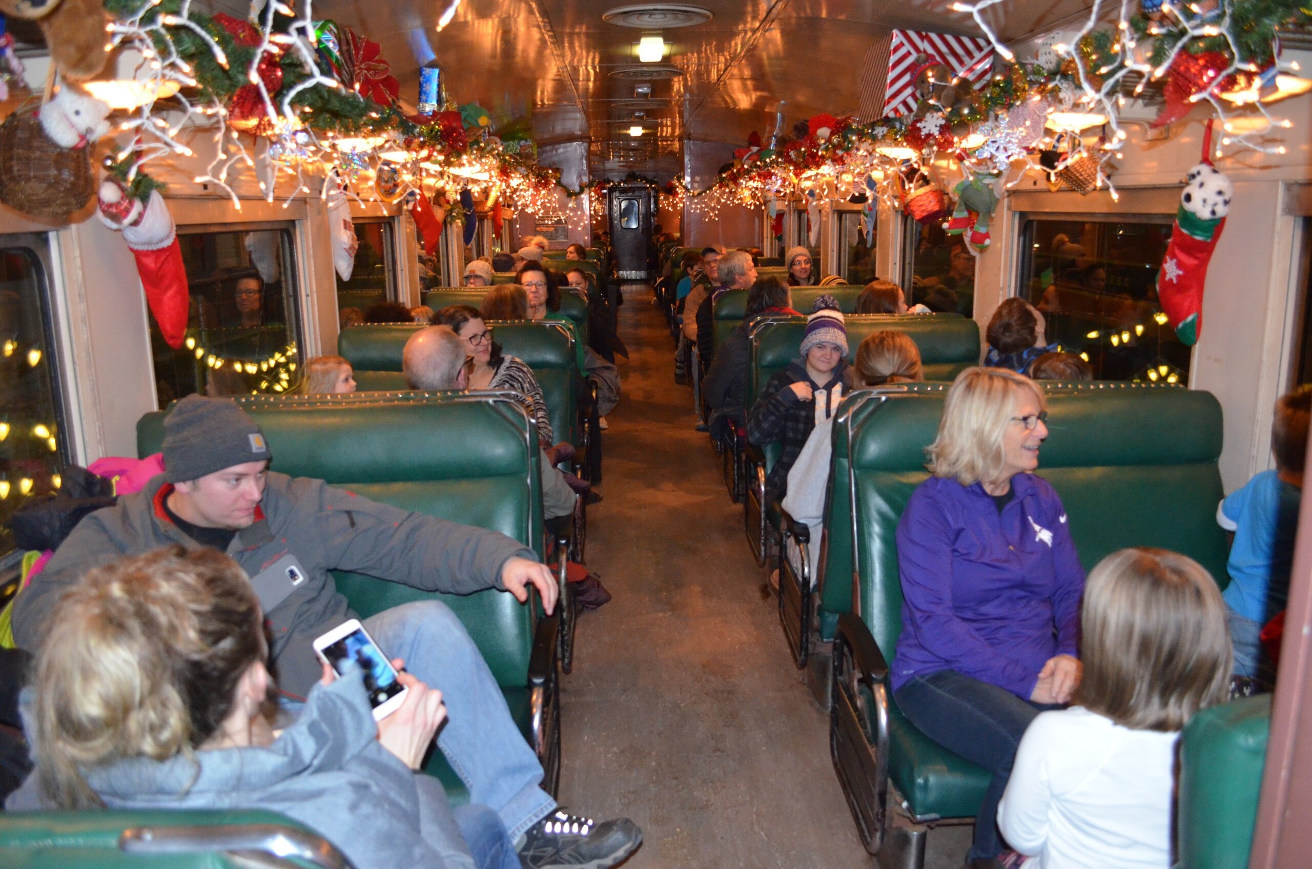 Northshorescenicrailroad Tour Train Passengers Holiday Decorations