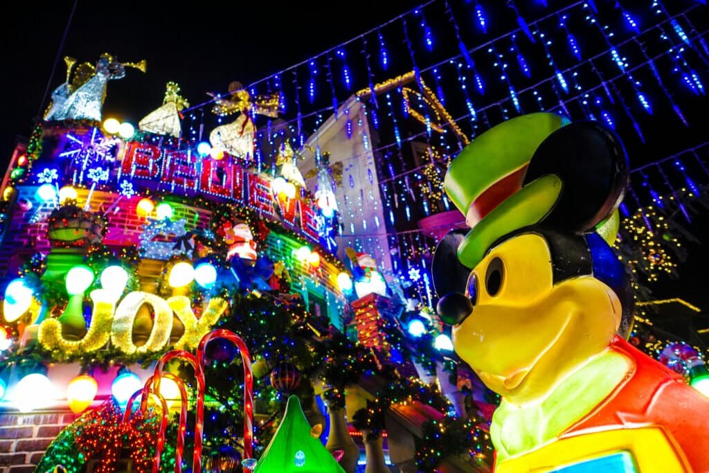 Nyseetours Tour Mickey Mouse Holiday Lights