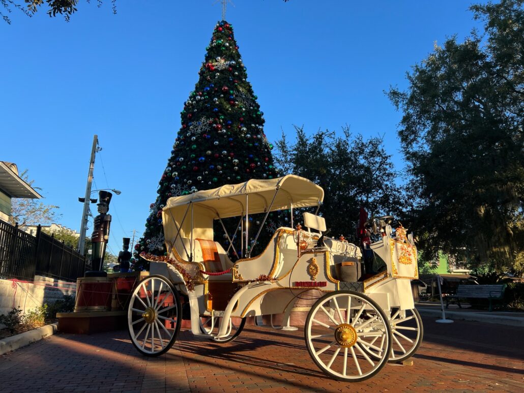 oldemountdoracarriagecompany_tour-carriage-ride-christmas-tree-brick-path Oldemountdoracarriagecompany Tour Carriage Ride Christmas Tree Brick Path
