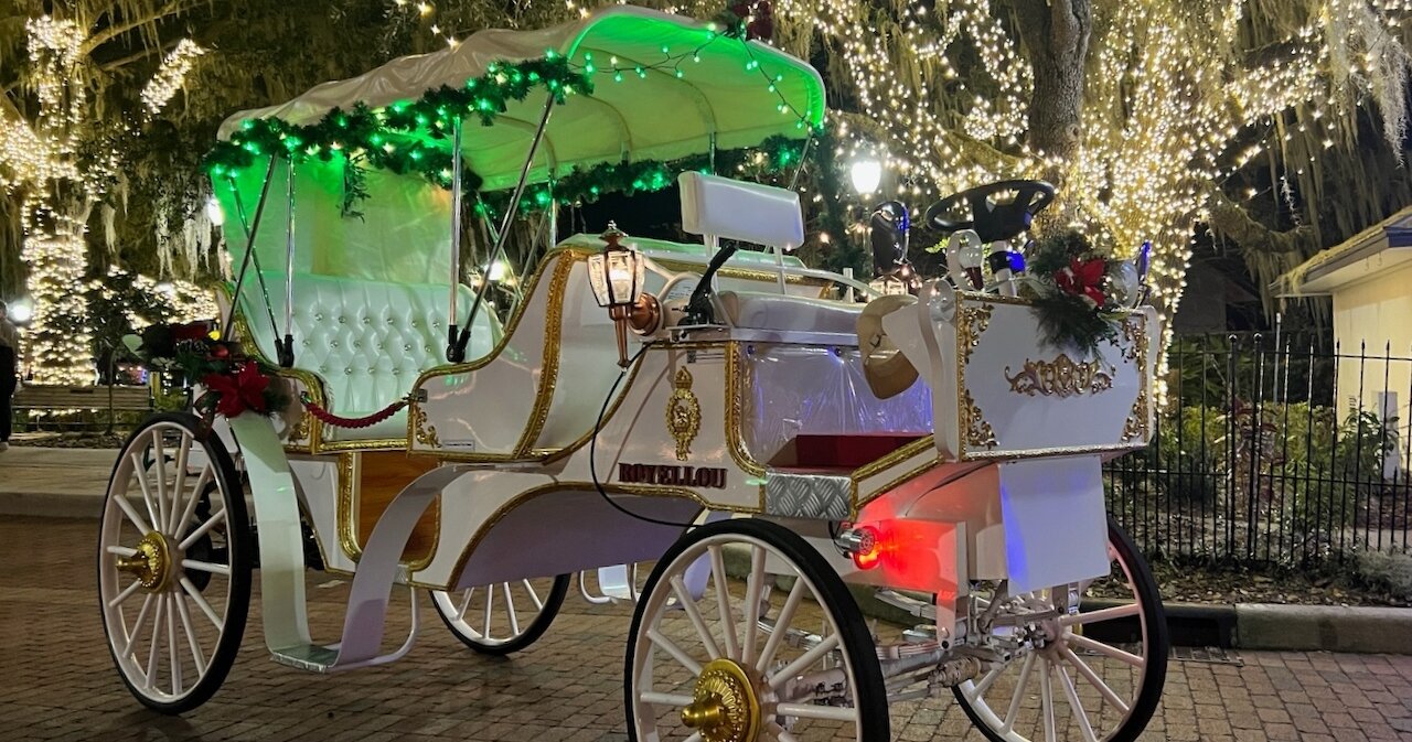 Mount Dora Christmas Lighting Carriage Ride | Olde Mount Dora Carriage Co.