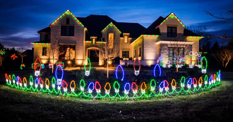 Olliethetrolley Tour Holiday Lights Decorated House