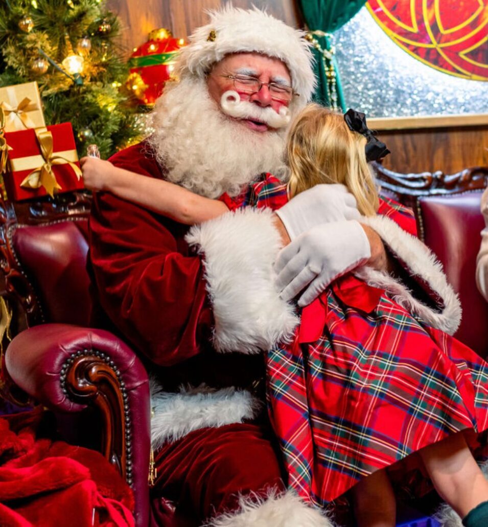 onceuponanisland-christmas_tour-santa-claus-girl-hugging-christmas Onceuponanisland Christmas Tour Santa Claus Girl Hugging Christmas