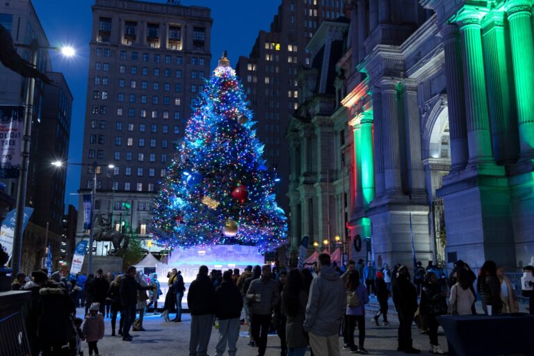 Philadelphiasightseeingtours Tour Holiday Tree Night Crowd Lighting