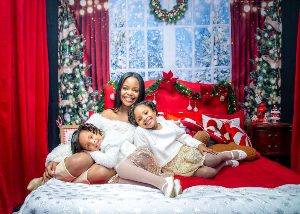 pictureprojectclt_tour-holiday-photo-family-kids-red-background Pictureprojectclt Tour Holiday Photo Family Kids Red Background